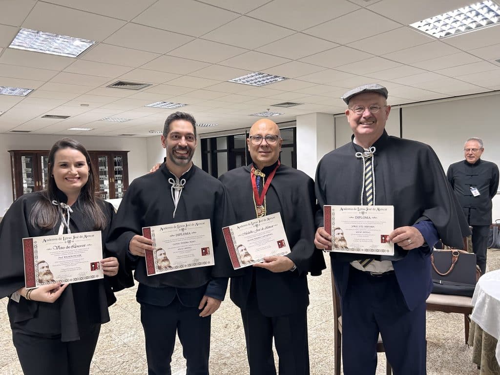 Professores da Uninter se tornam membros efetivos na Academia de Letras José de Alencar