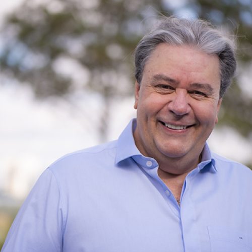 Ratinho Junior sanciona projeto de lei que concede título de cidadão benemérito a Wilson Picler